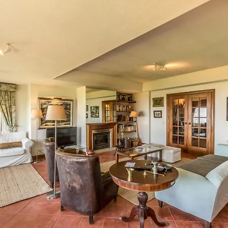 Sleeps 10 With Pool And Wifi