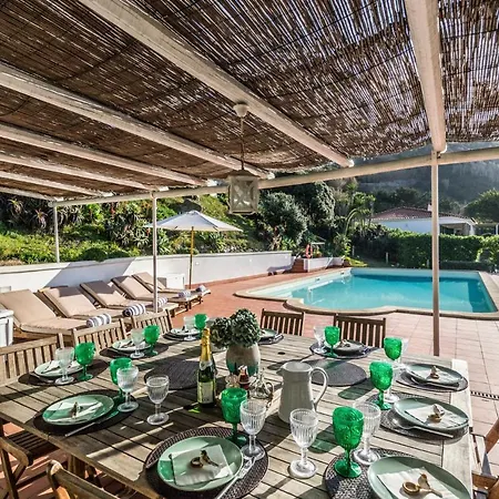 Sleeps 10 With Pool And Wifi Villa